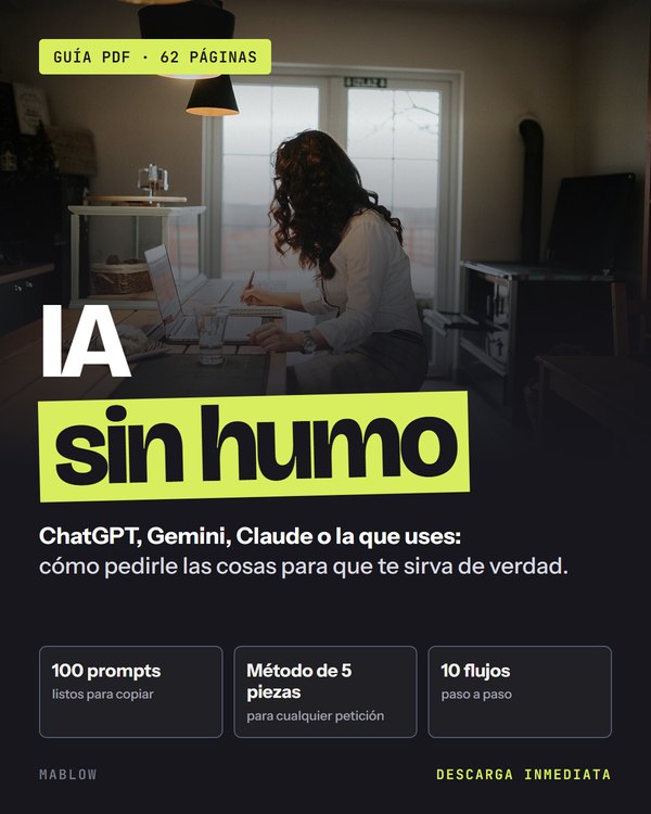 Portada de la guía IA sin humo: mujer escribiendo notas junto a su portátil en la mesa de la cocina